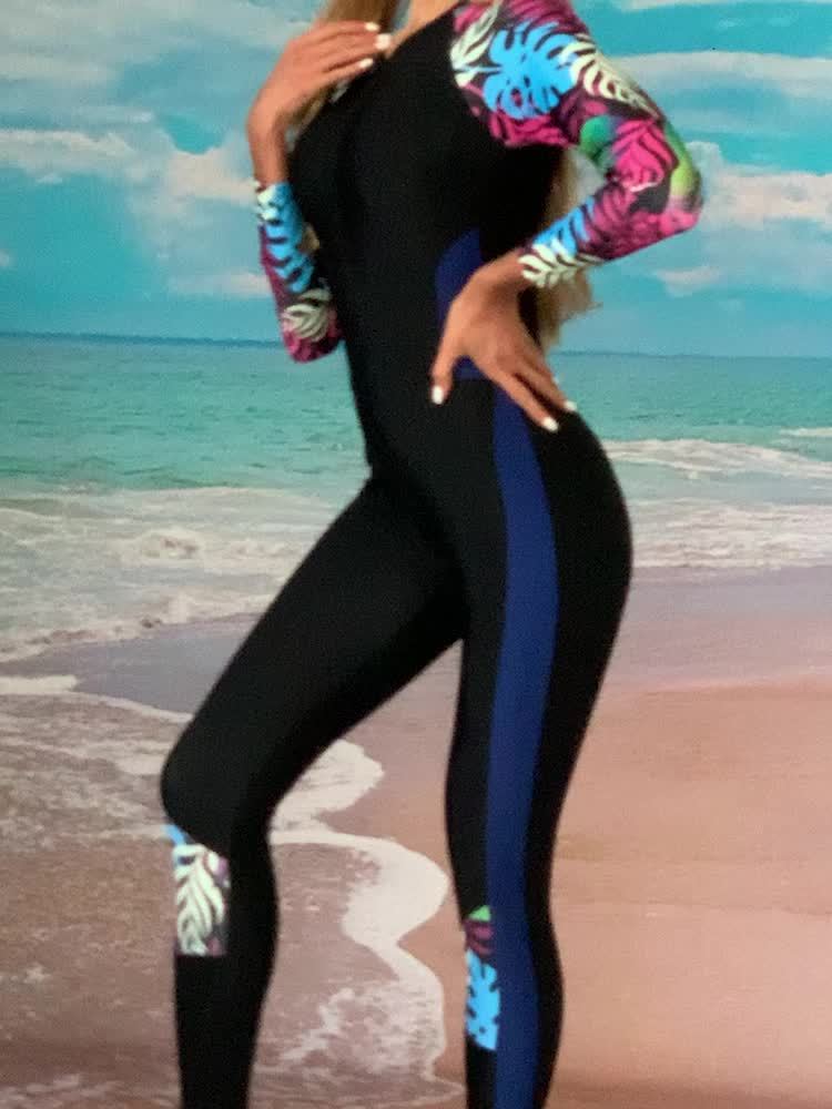 Fashionable Womens Leaf Print One-piece Swimsuit - Sun-Protective Long Sleeves, Bold Contrast Colors - Durable Water Sports Bathing Suit for Competitive Swimmers & Stylish Beachwear