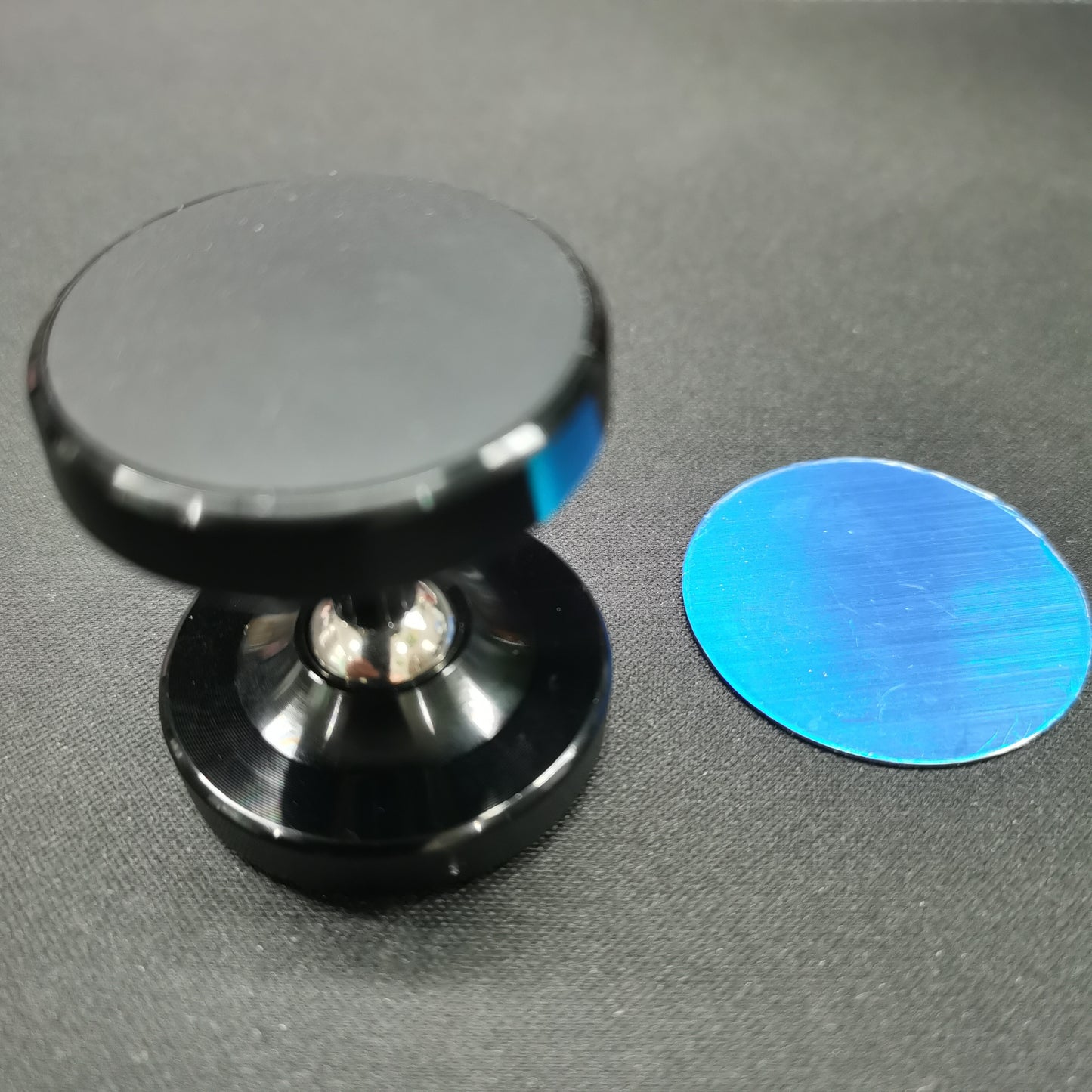 Universal Magnetic Phone Mount Holder - Seamless Connection, Secure Grip for Gym & Car - Strong, Impact-Resistant, Hands-Free Convenience